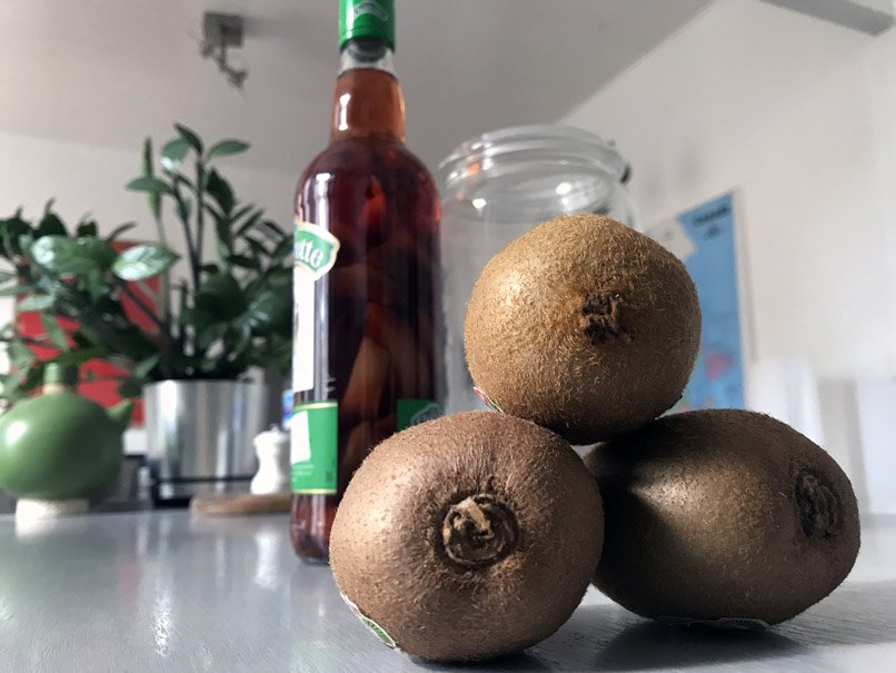 Kiwi arranged rum
